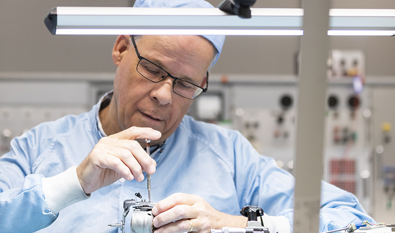 Component Repair Amsterdam male working in clean room